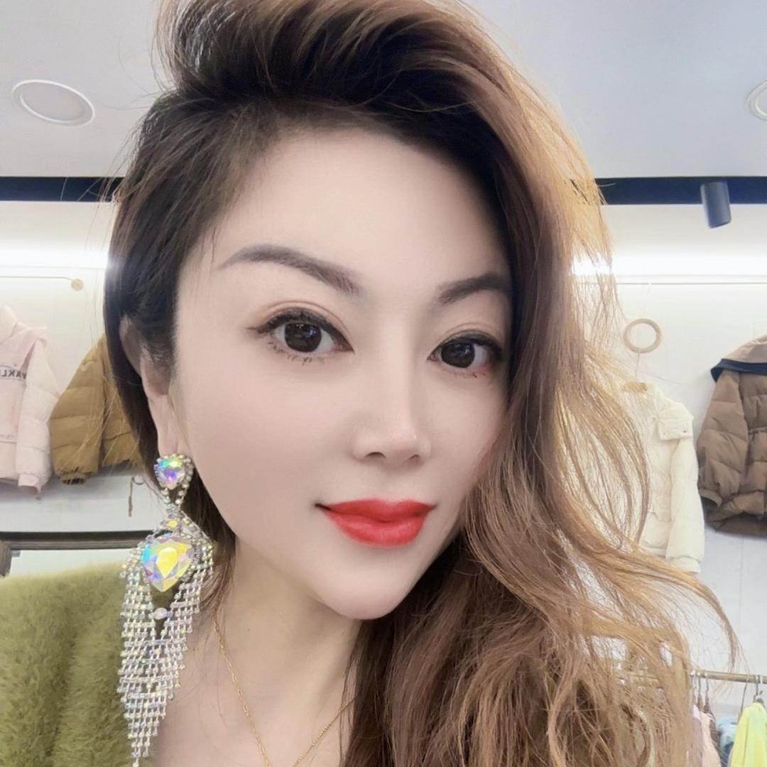 流行前线服装店1