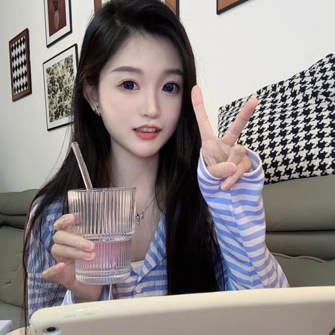 小阿七。