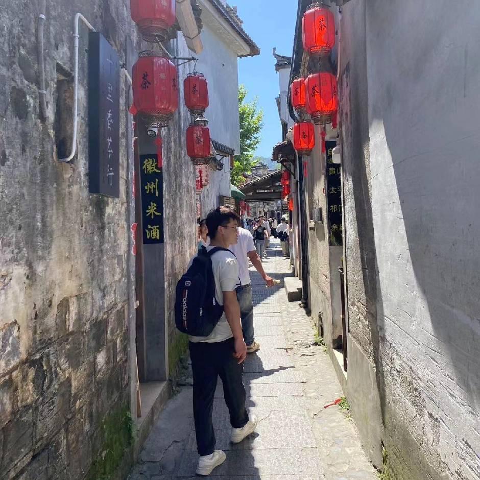 明明。