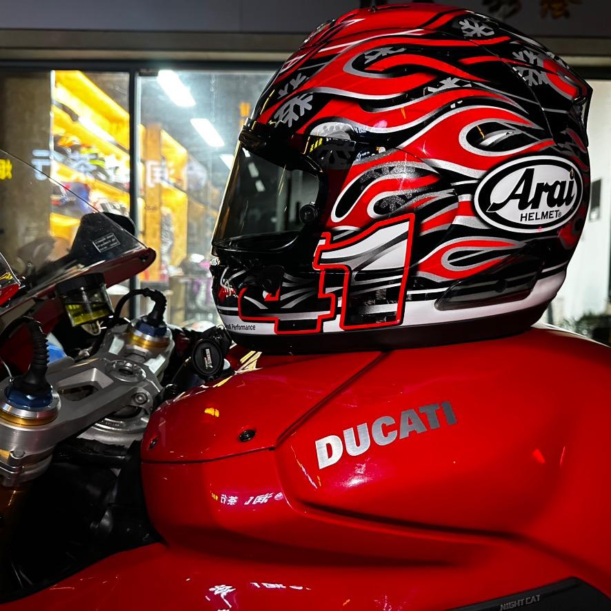 南搏万机车装备~盔舍