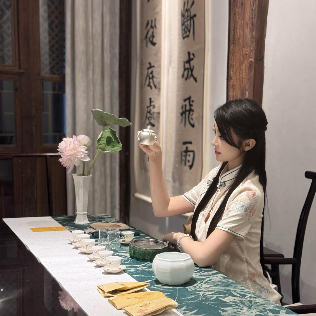 兰心爱喝茶