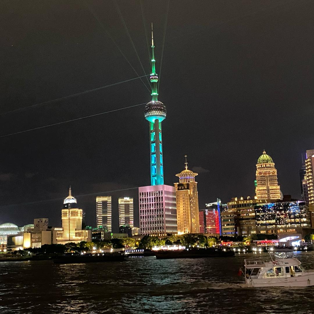 默认、未来
