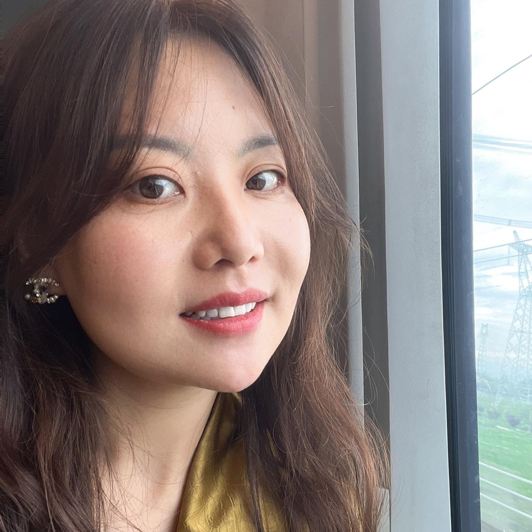 石麦晴