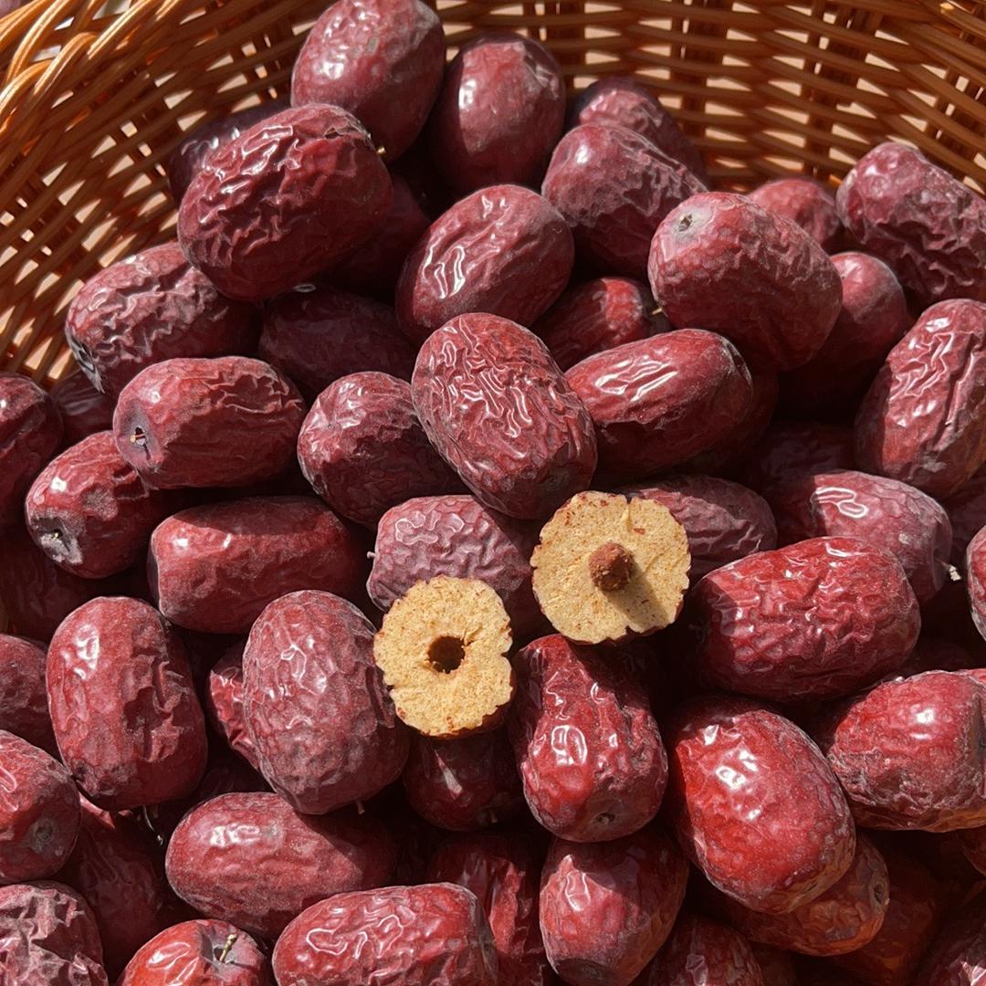 小李家有个大枣园