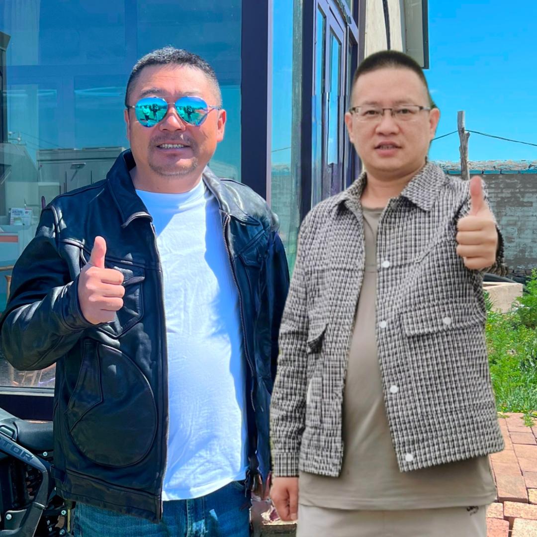 老马在草原小飞