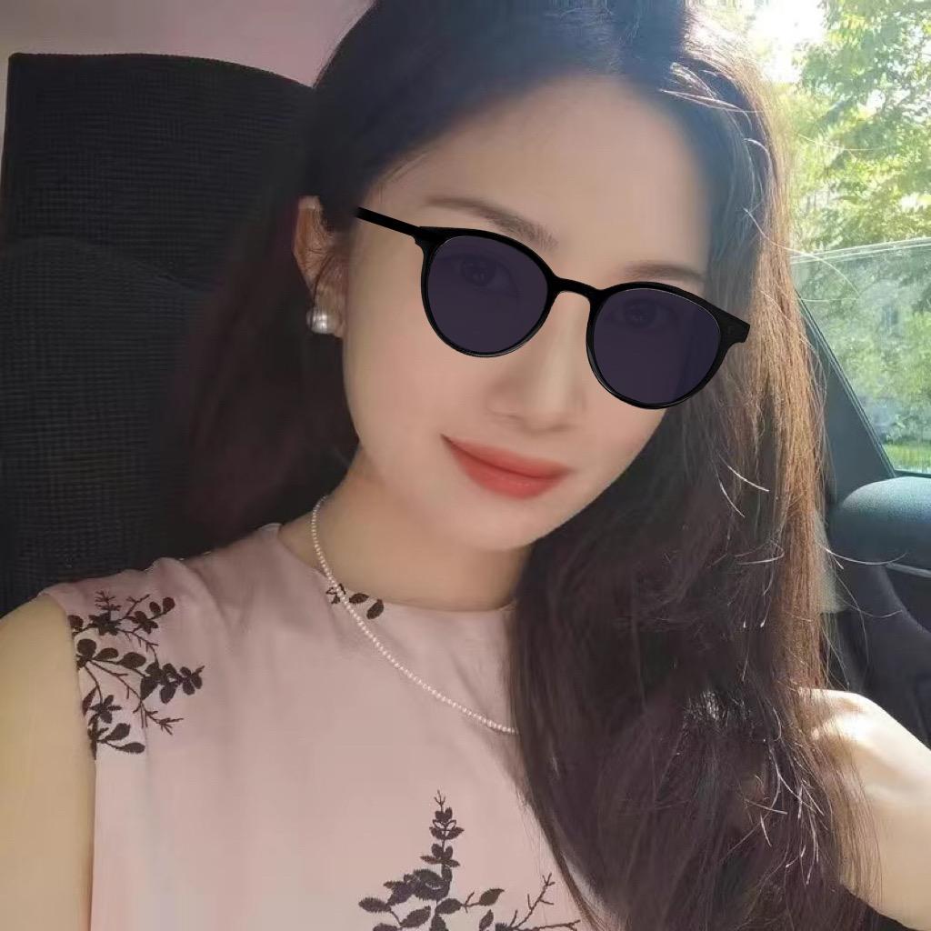 妮妮小姐