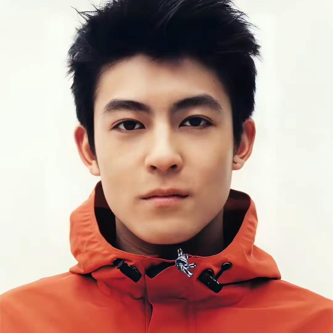 普通帅哥（努力搬砖版）