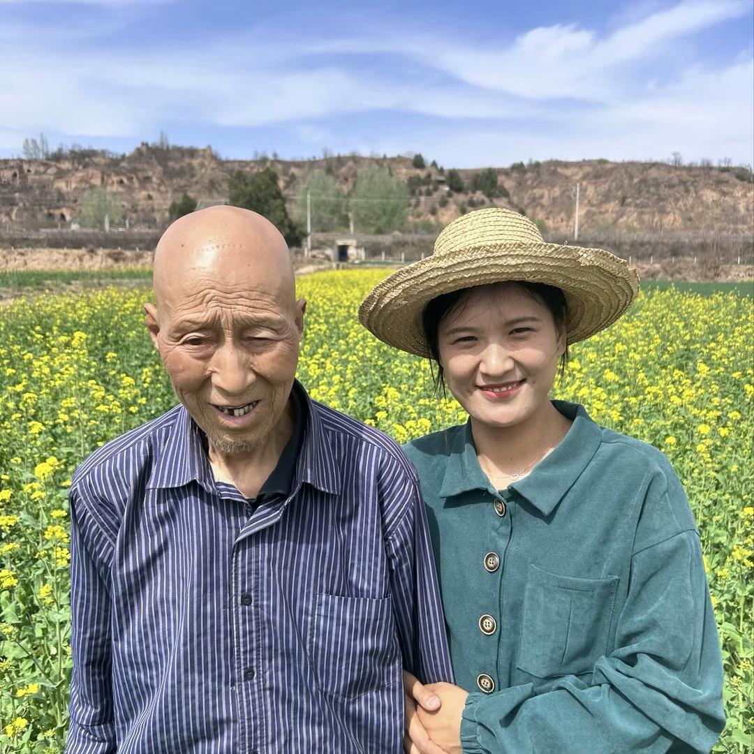 @小靳一家人