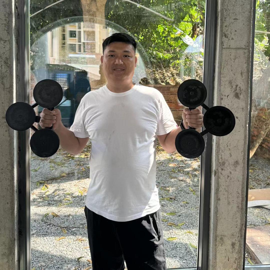 开门窗厂的鱼老板（海南门窗 阳光房贩子）