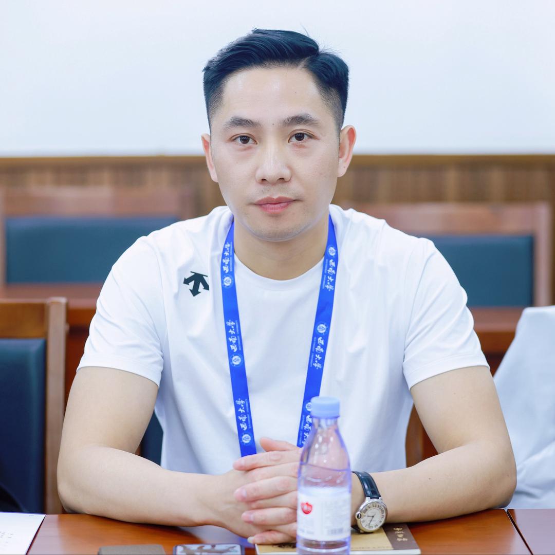 思凯林席中云