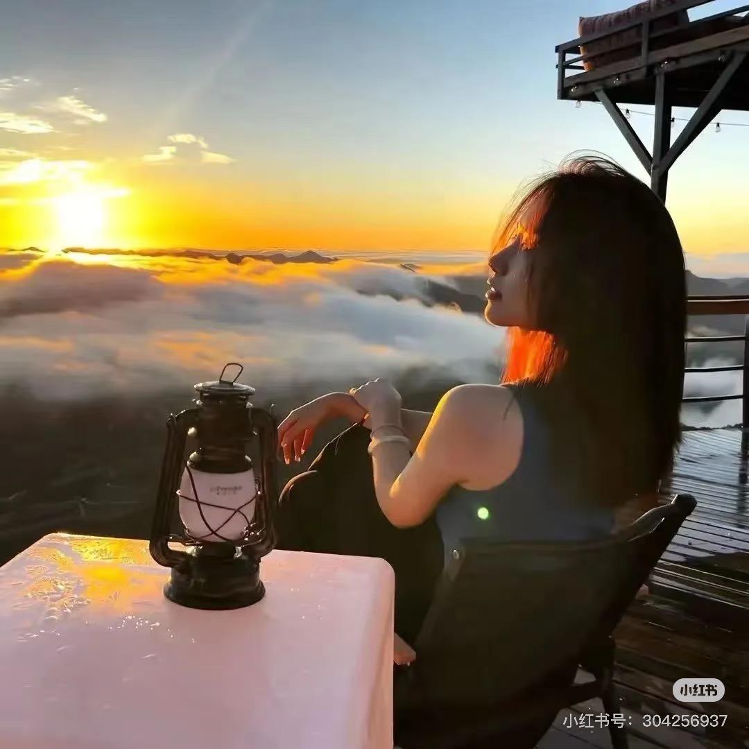 坐以待币的女孩