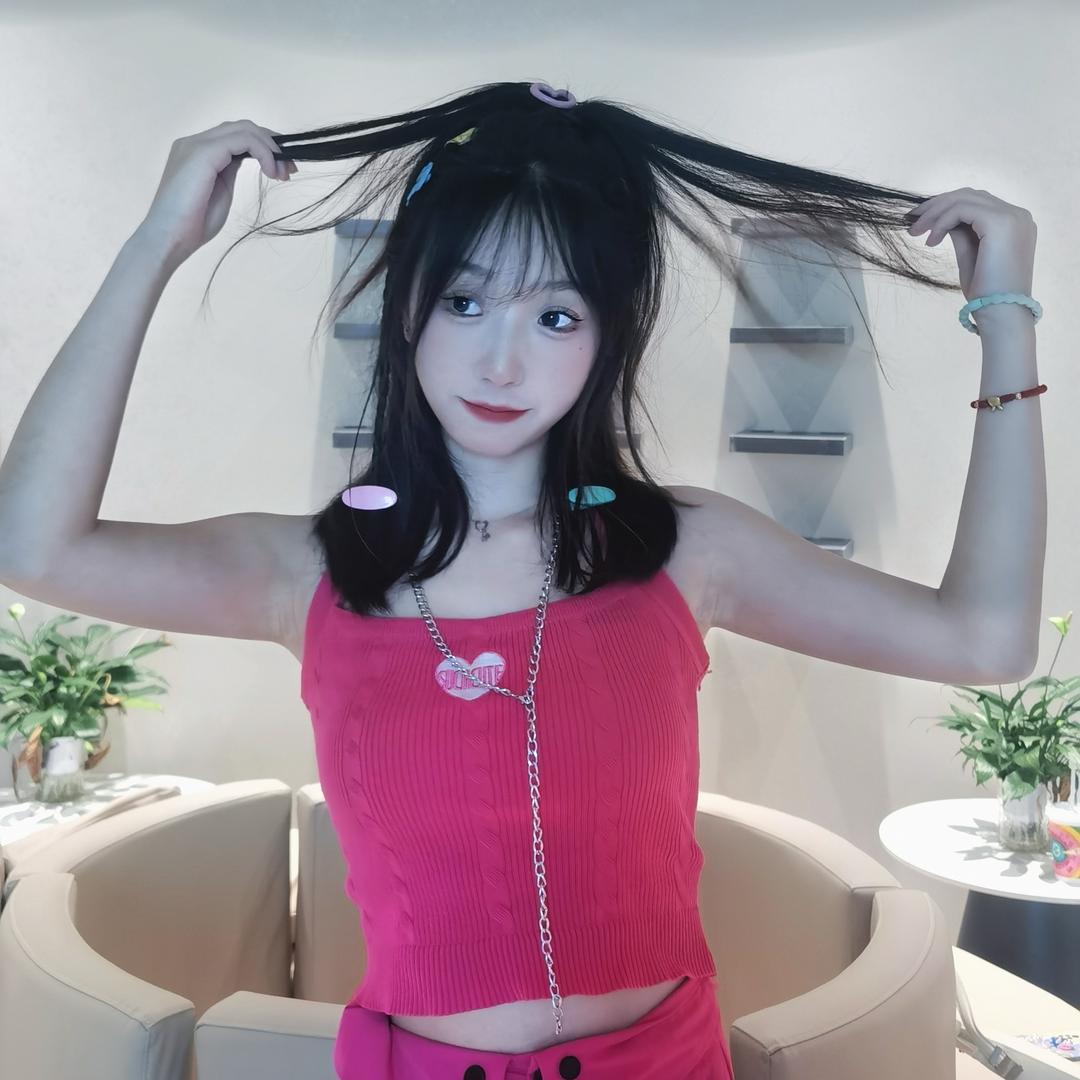 玲儿明天穿什么