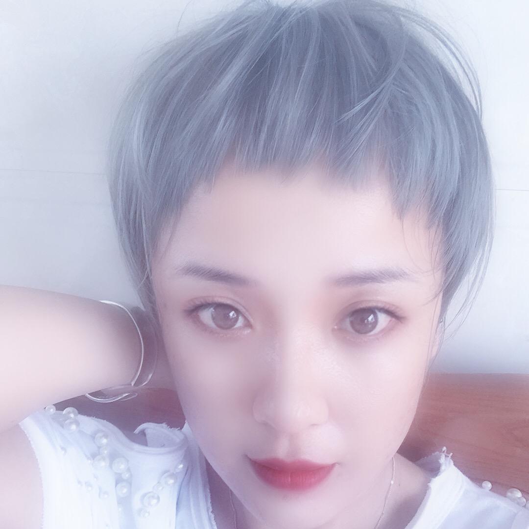 头发乱了   剪吧    （卢公子😜）