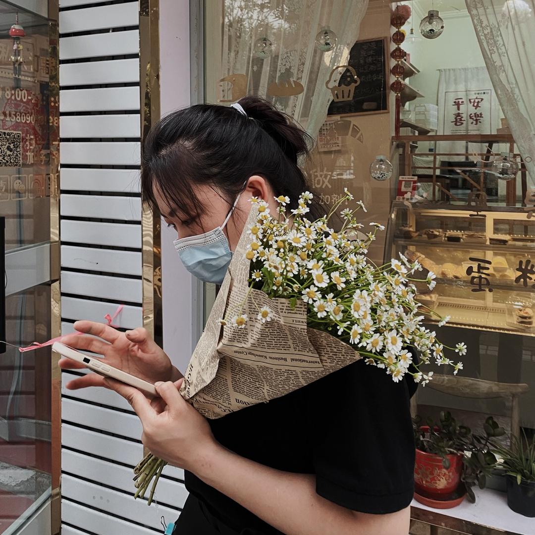 白碱滩区半糖主义奶茶蛋糕店