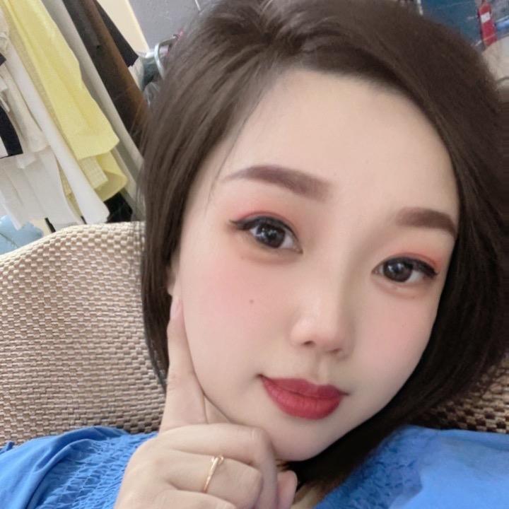 哆米女装穿搭