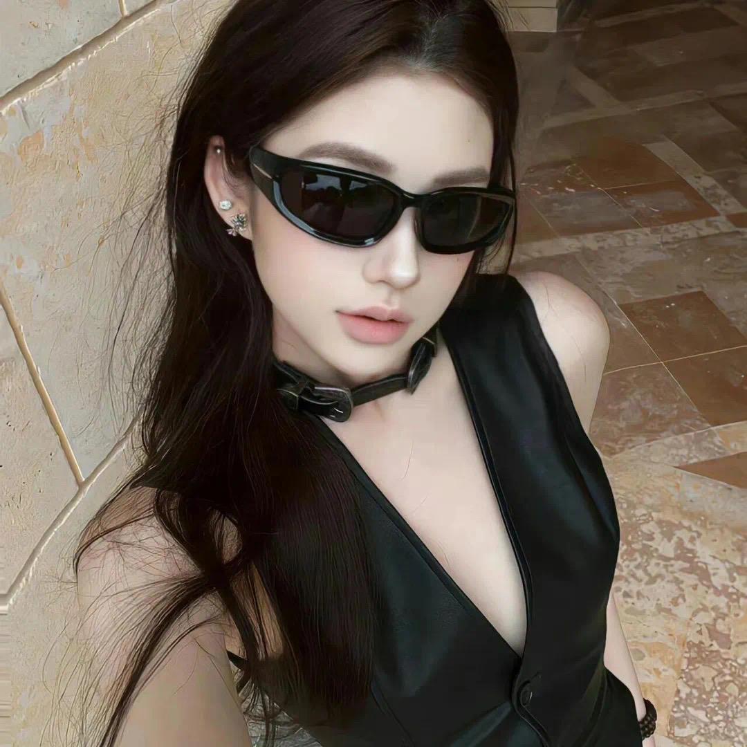 Y~