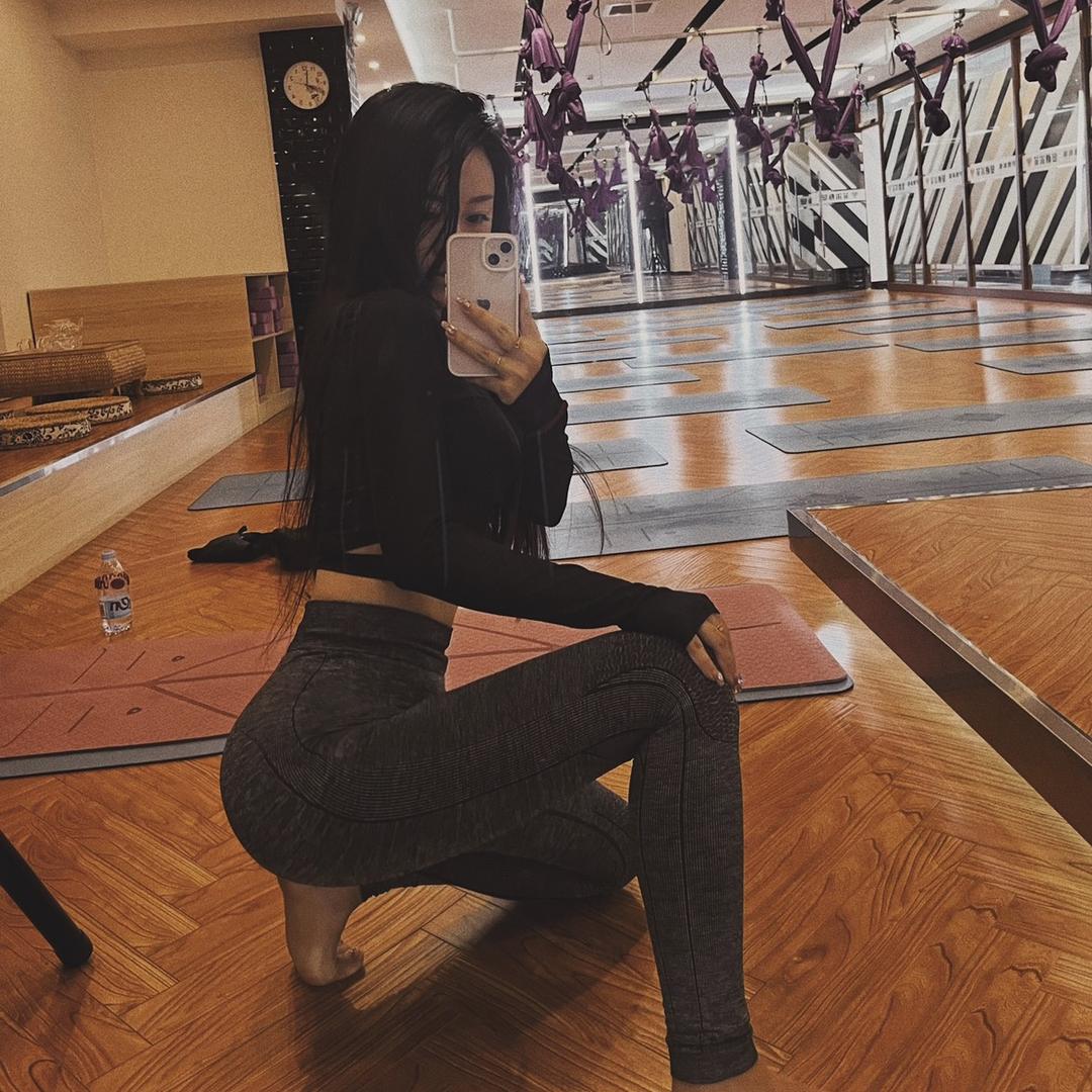 Yi