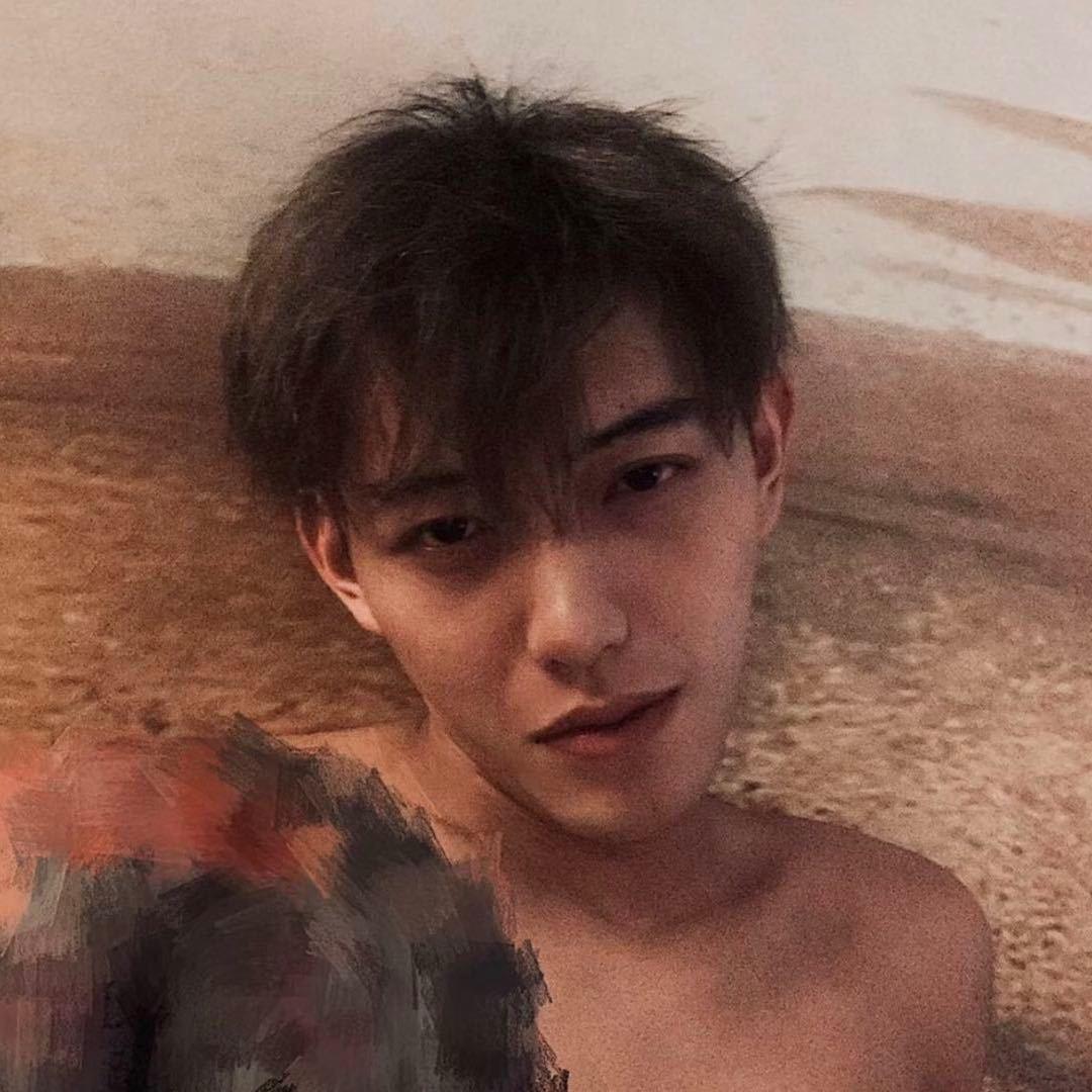 Lw众.