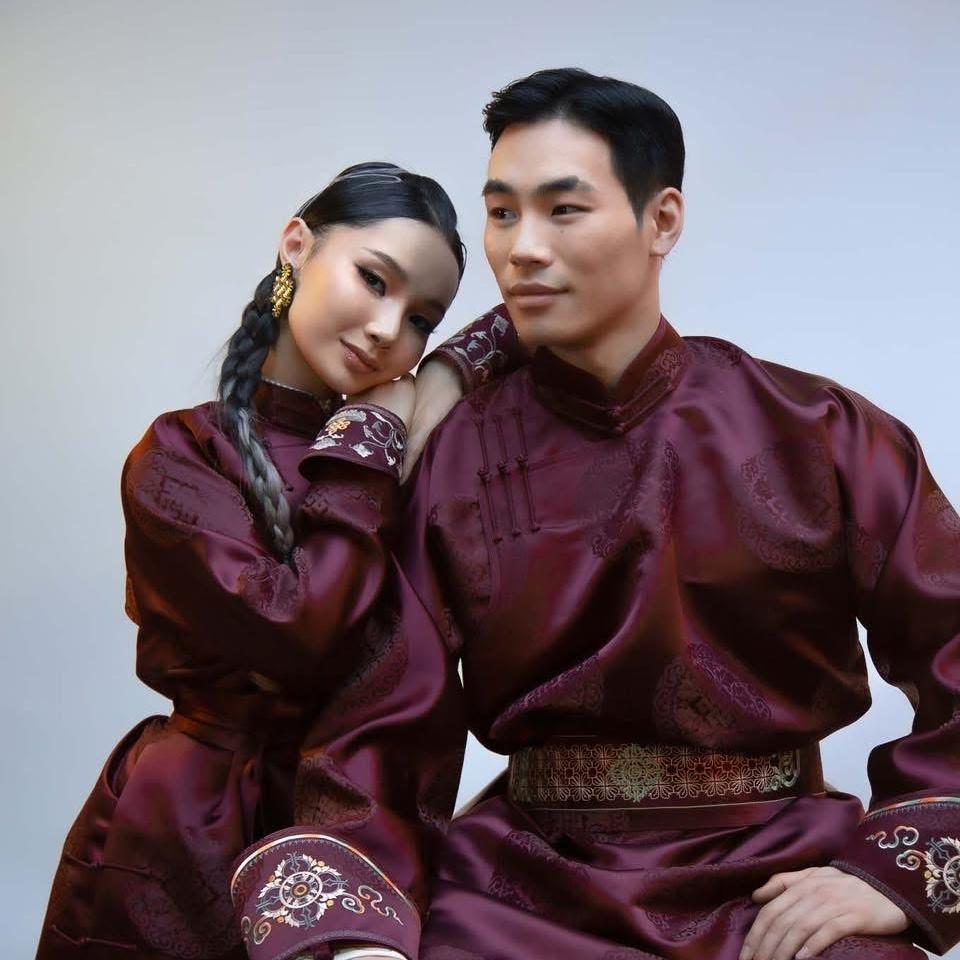 朵拉罕民族服饰蒙古袍