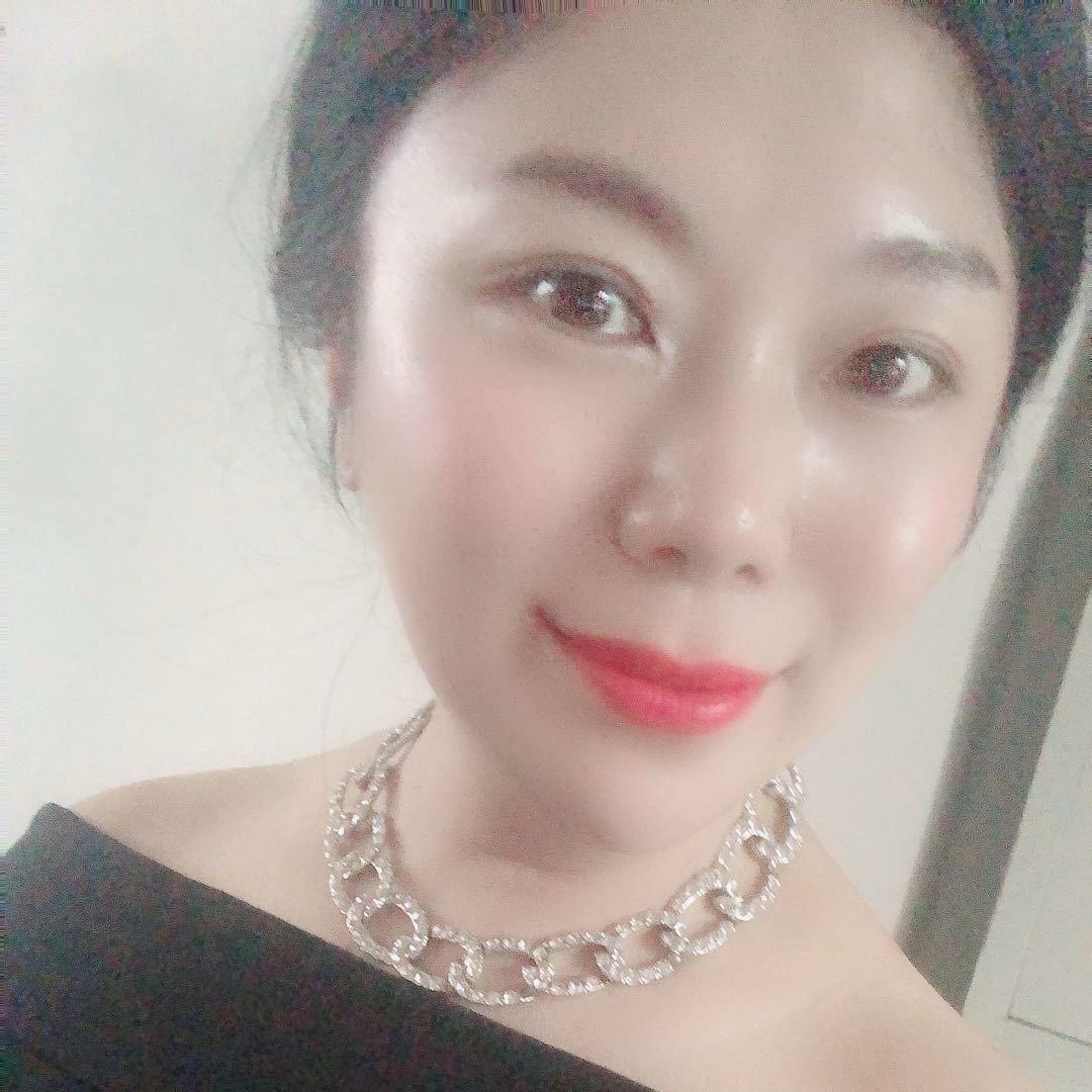 小美艳吖！