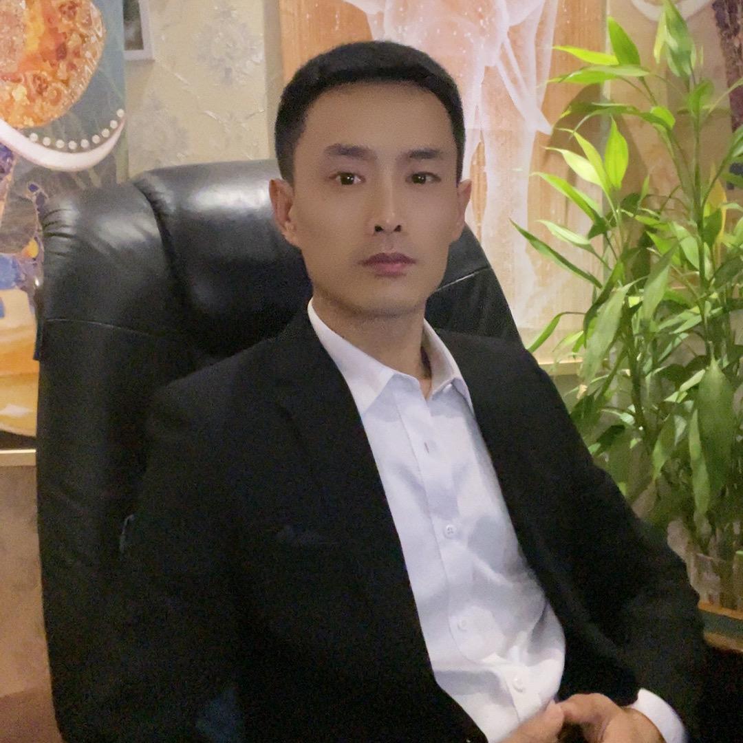 ♛小张总【单身大叔】