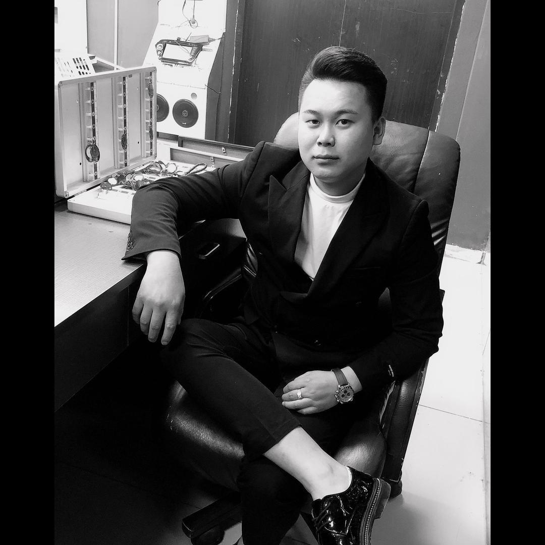 贵州速跑名车租赁