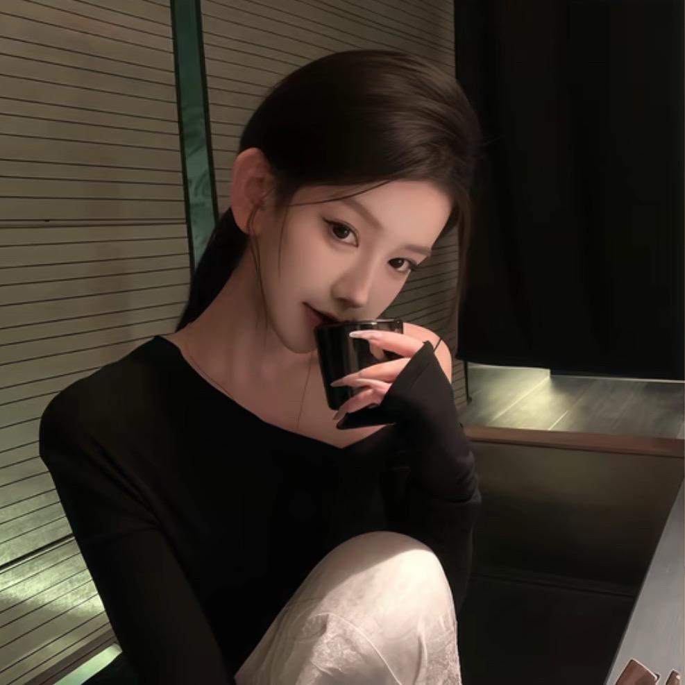 小菲.