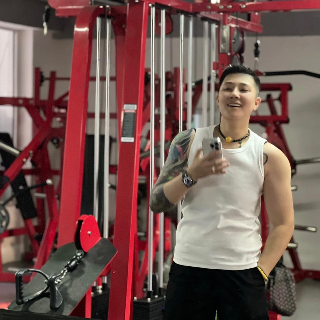 Jony奚