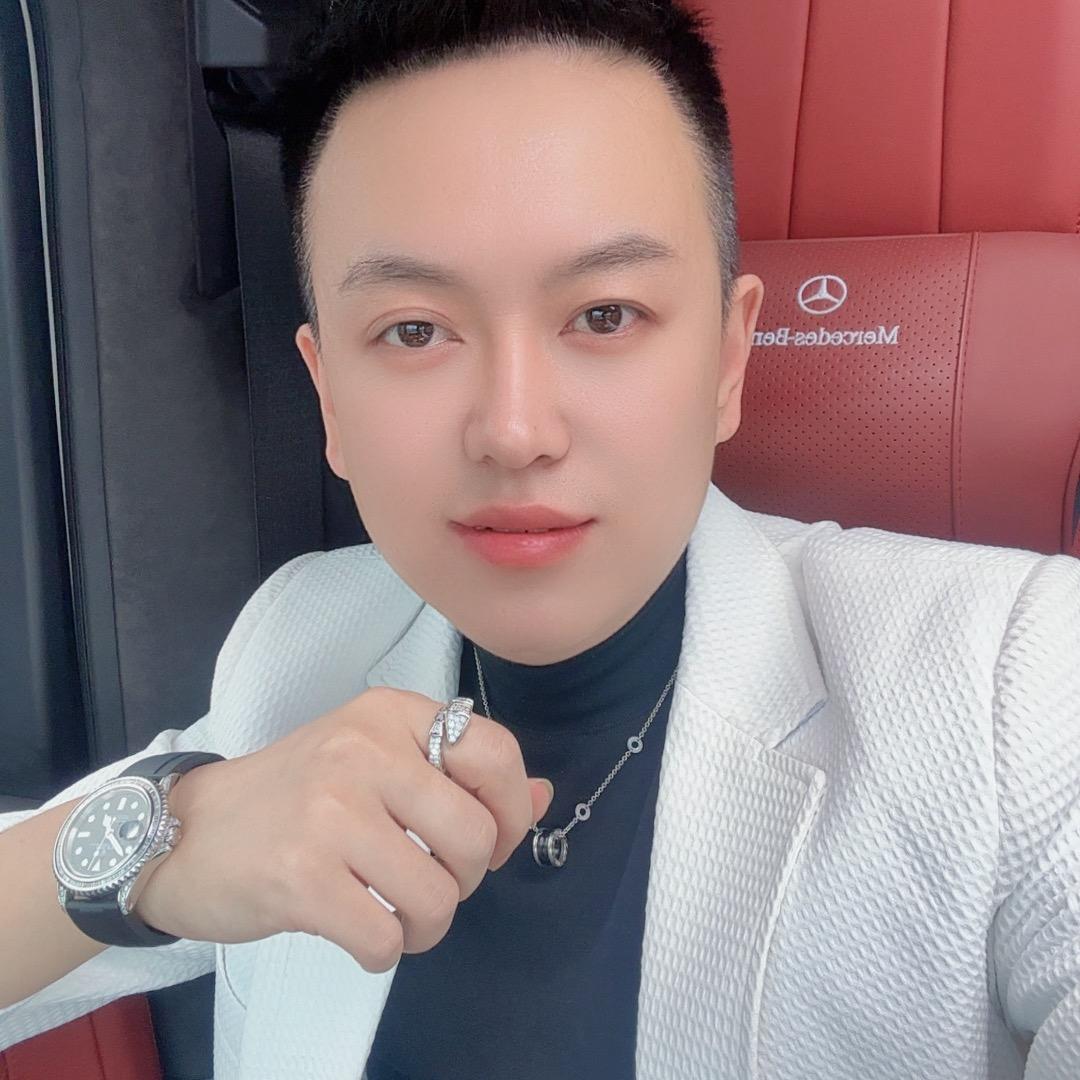 小飞总 ¹¹ º⁶