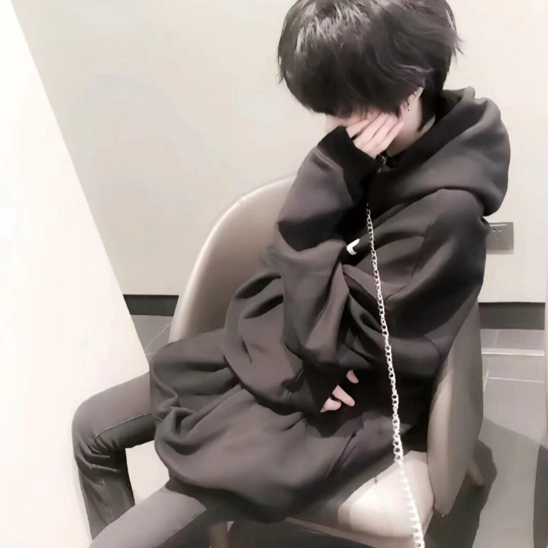 阴天灰萌萌
