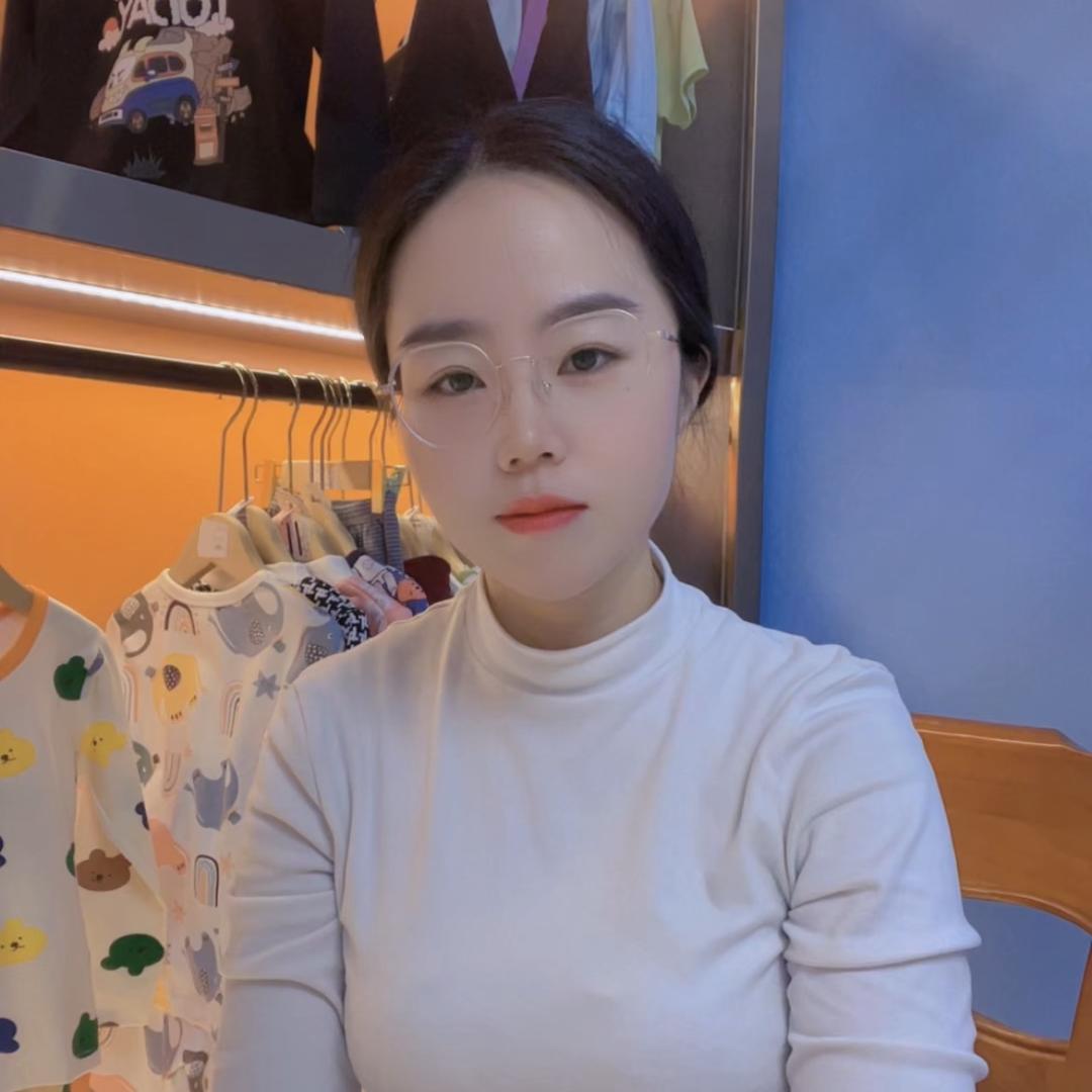 娟娟甄选童装
