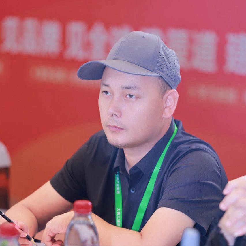 马晃晃联合创始人-周明杰