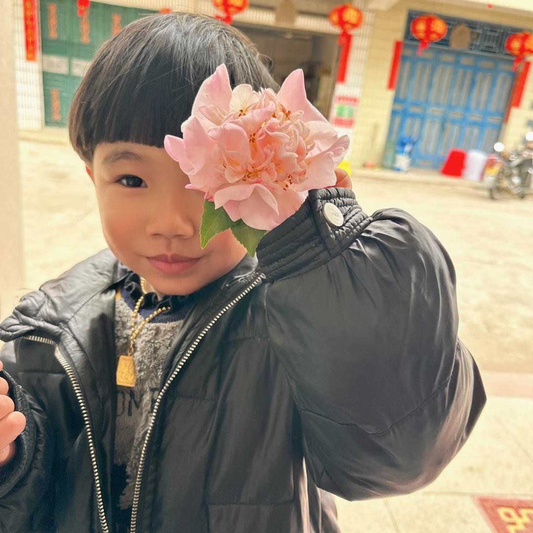 小梨窝很甜😜
