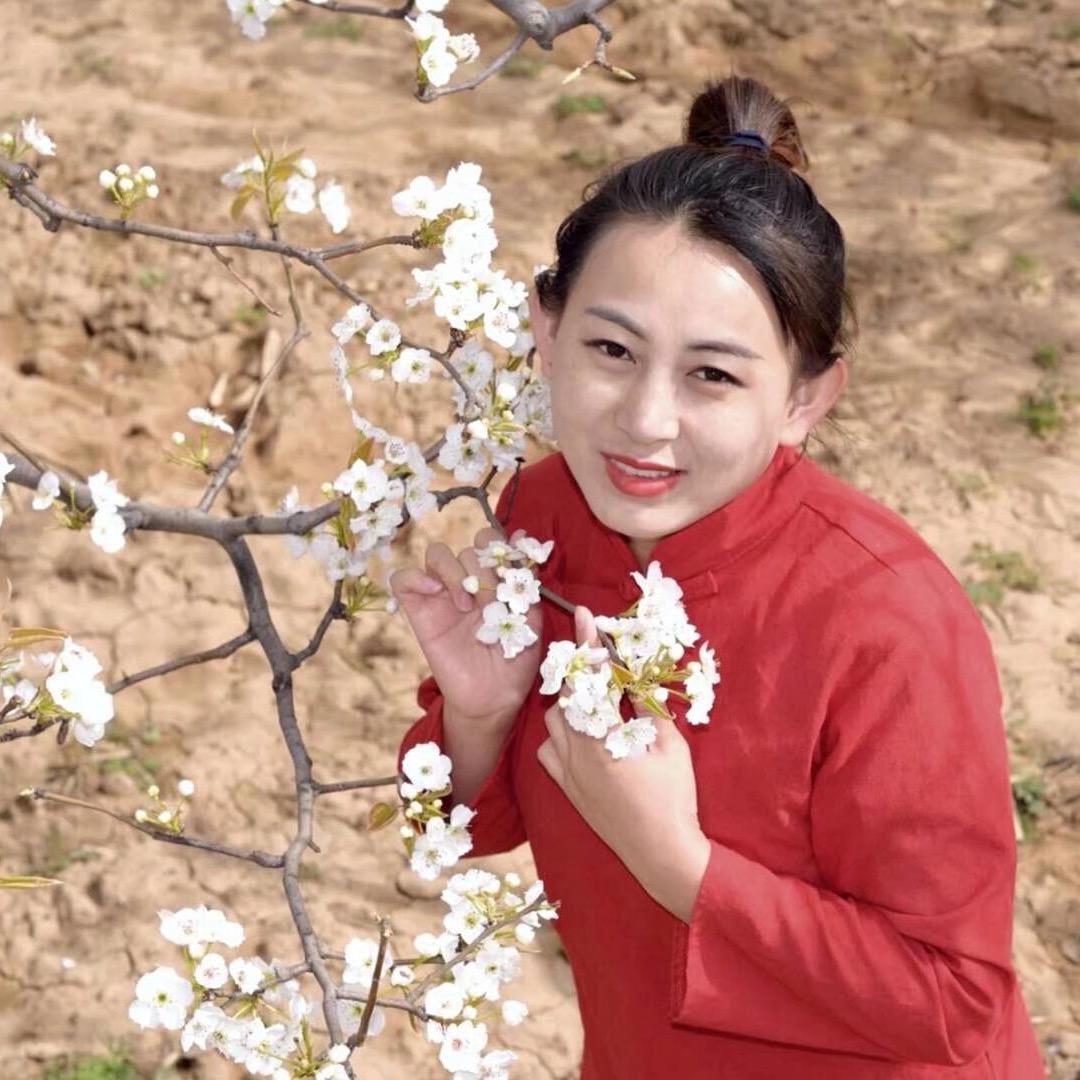 山里妹一家在农村