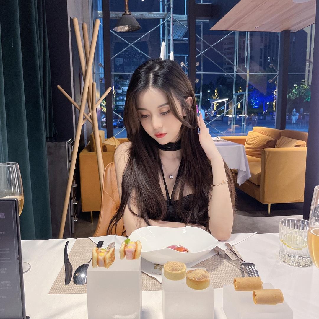 小十拗服饰（男女同款穿搭）