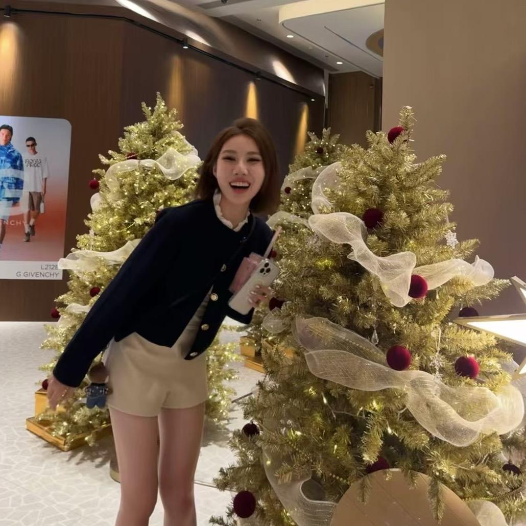 蓝珊珊珊-