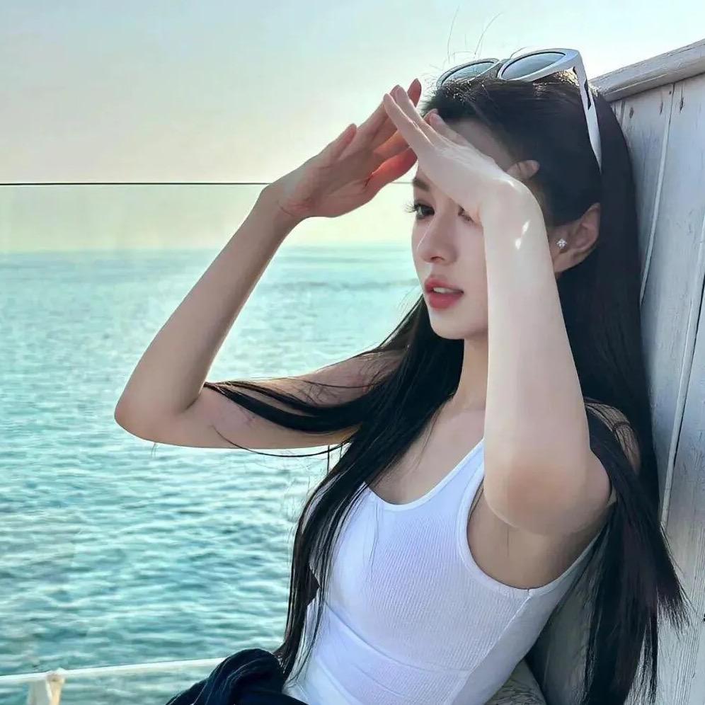 蕾蕾穿搭