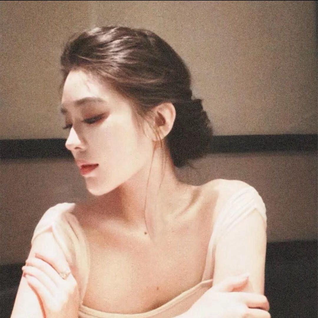 李小婷.