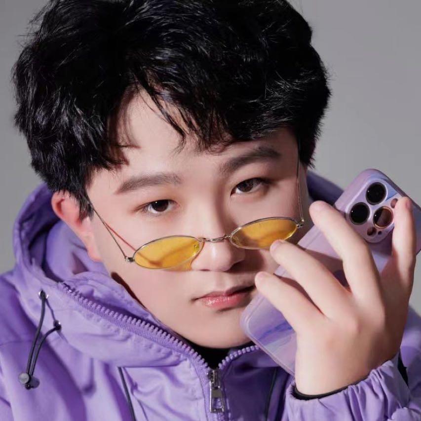 张忆南TYRONE（在家版）