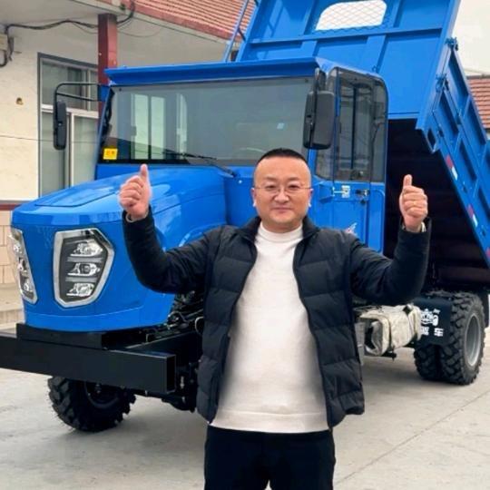 宜工四驱运输车