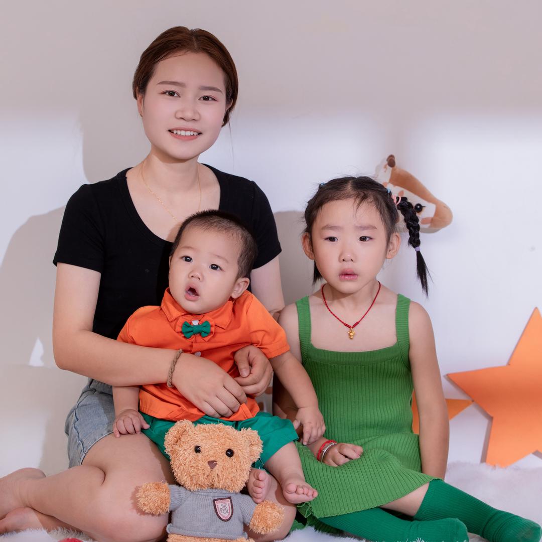 小新和小嘟的一家