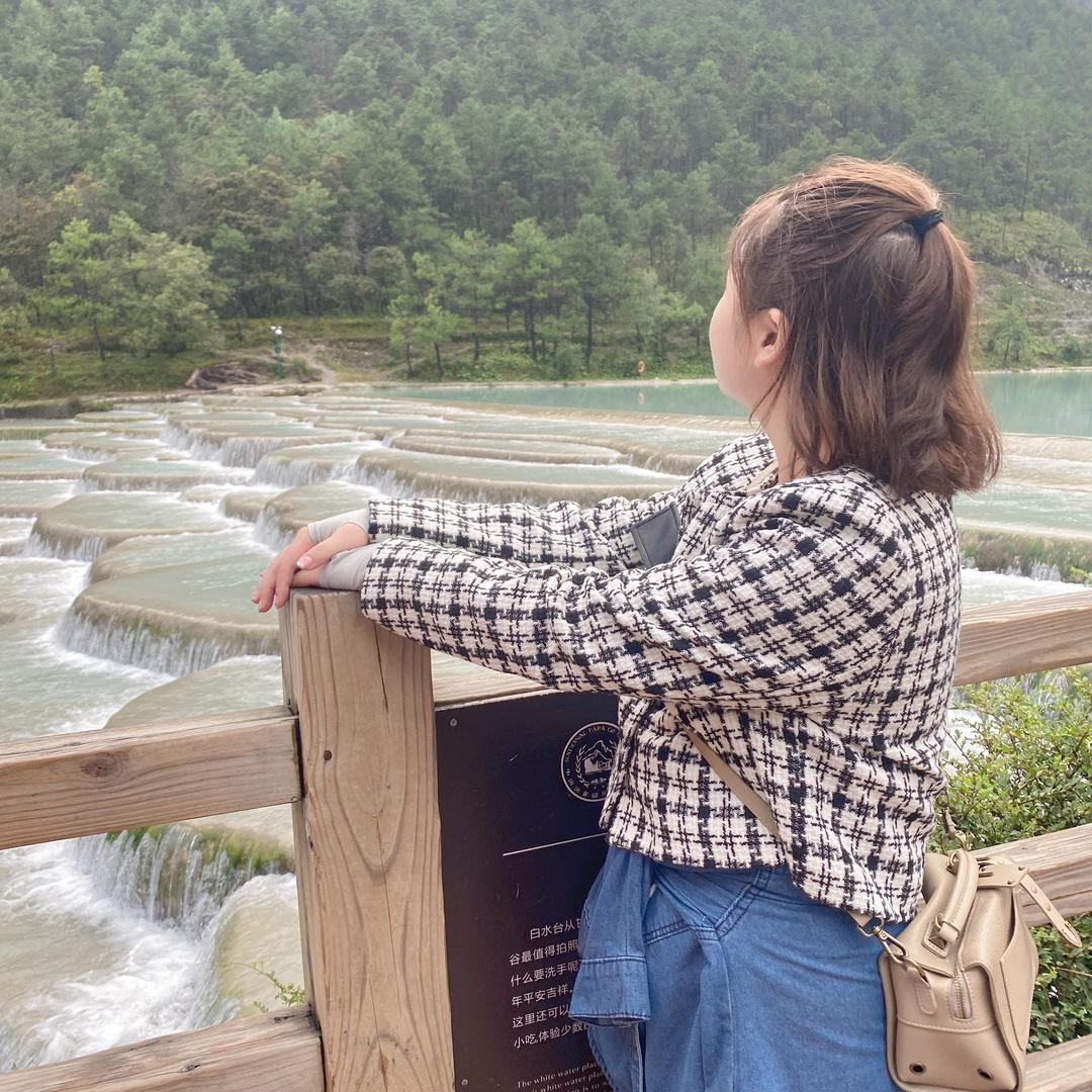 金山丽苑车库旁～包子坊