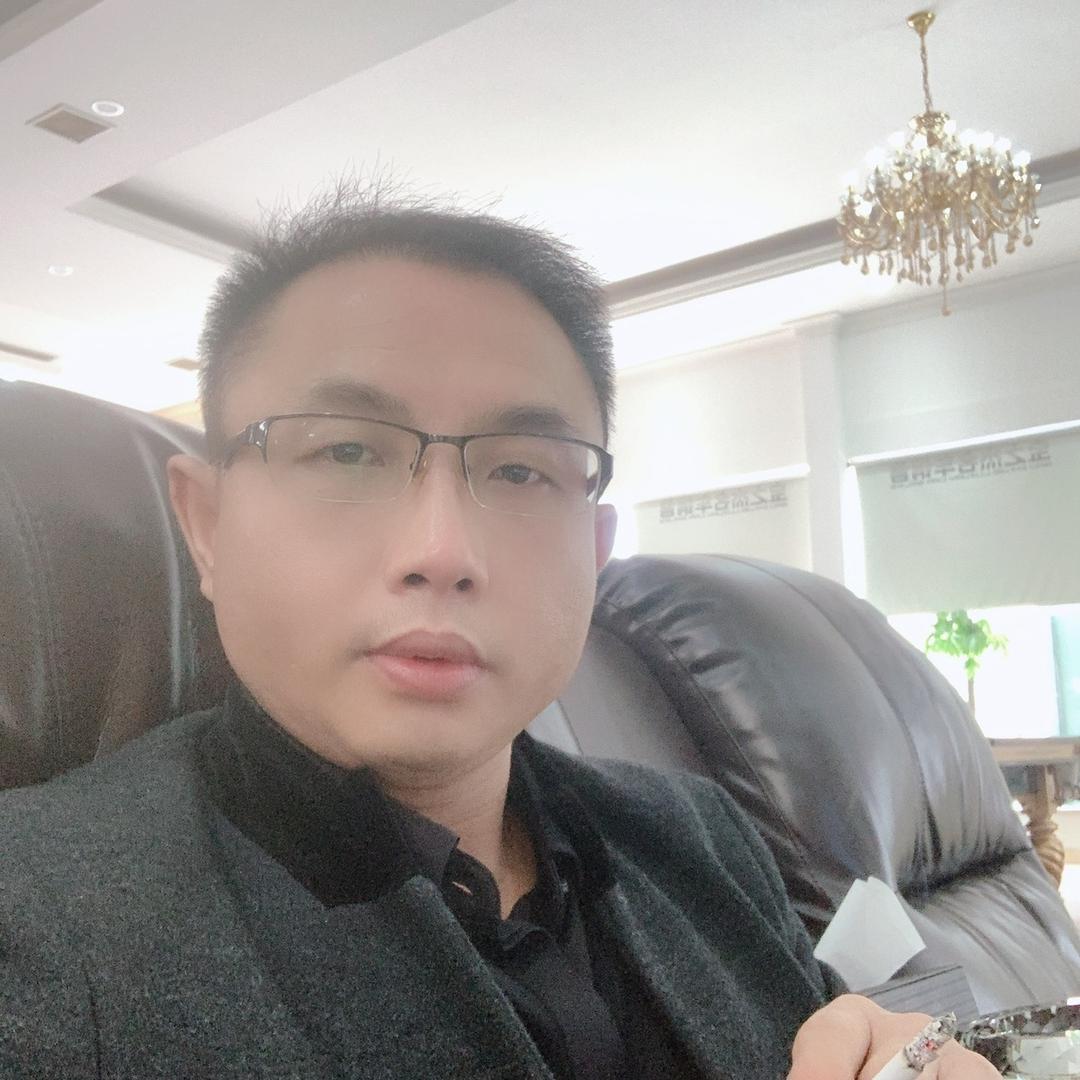 眼镜哥、黄金珠宝大牌手饰
