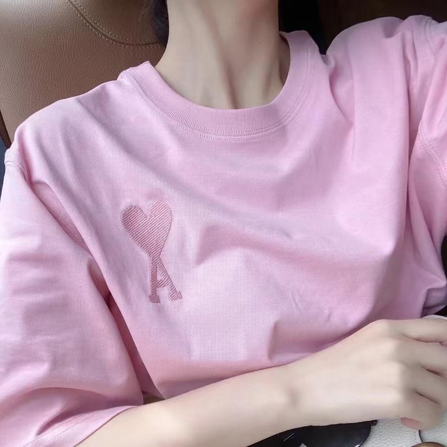 贝 贝。
