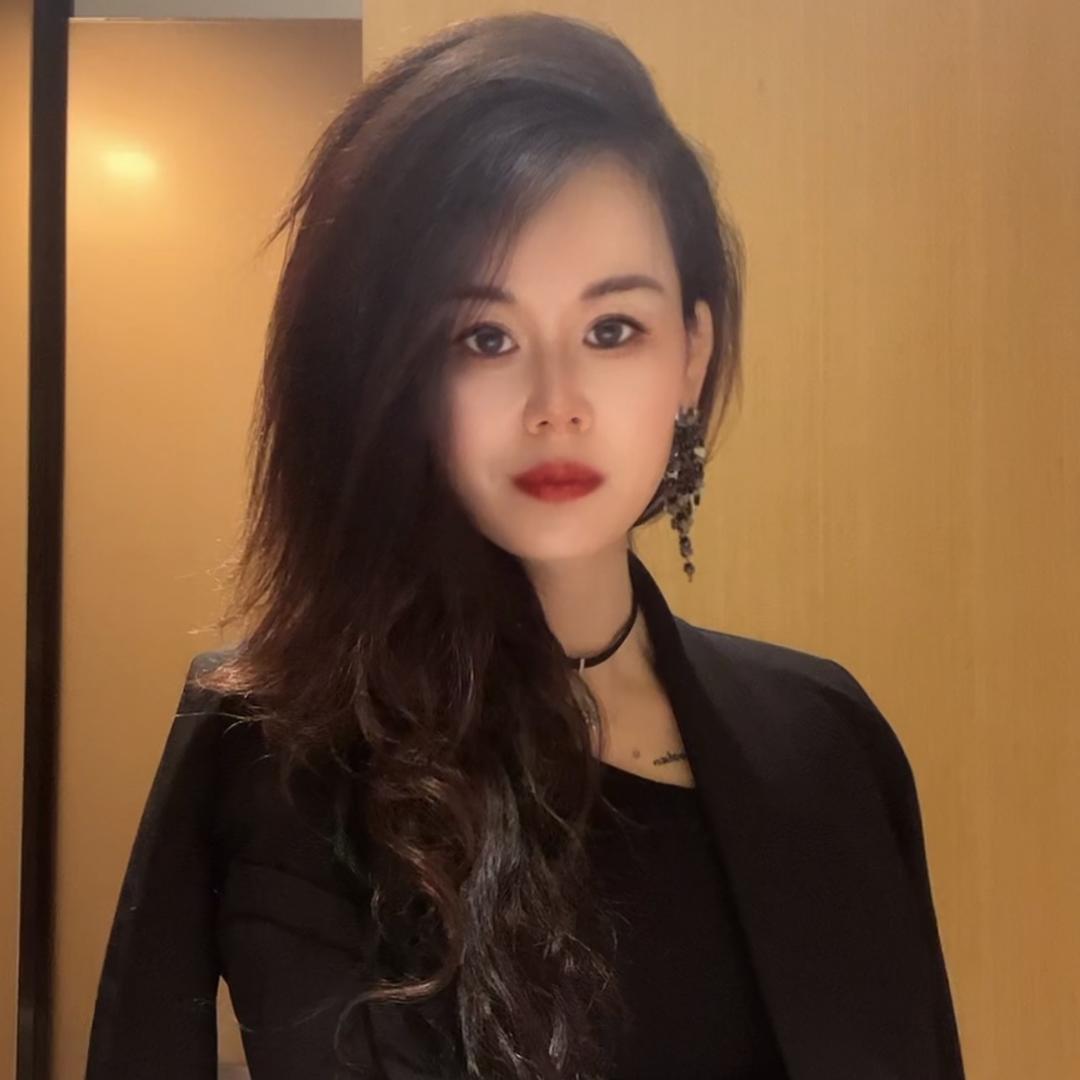 珊珊穿搭达人