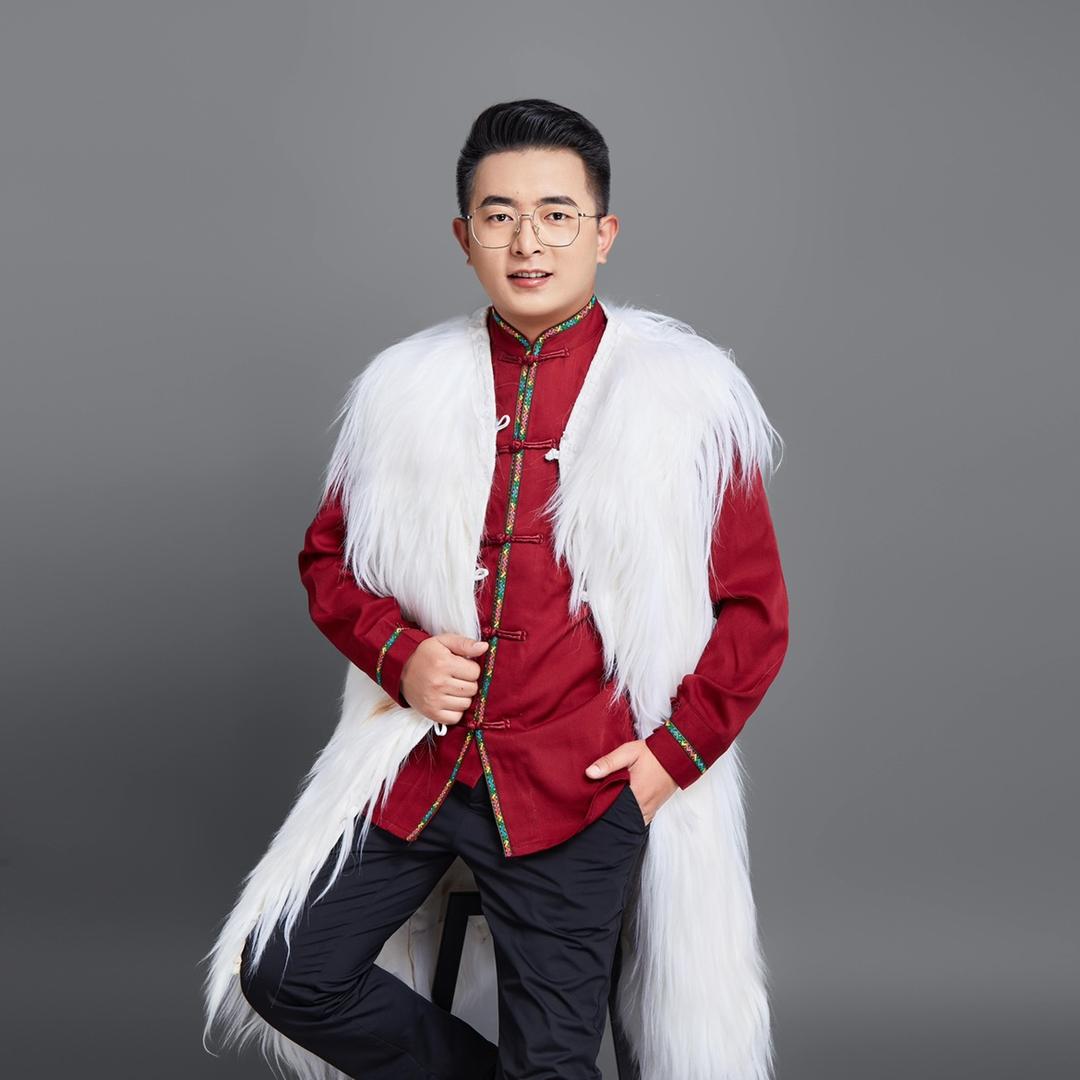 纳西小和·中德宝名车广场