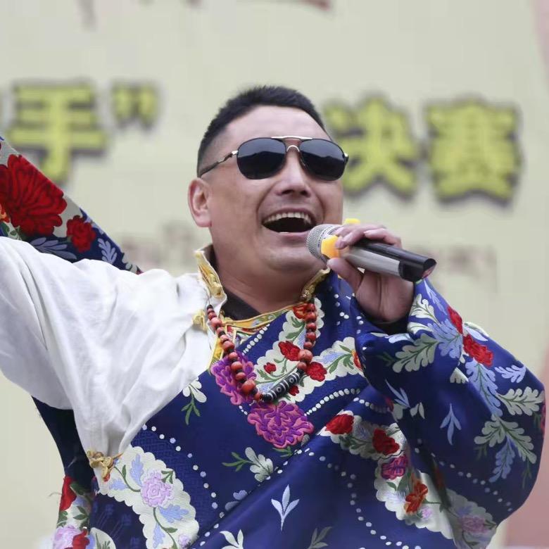 卡瓦嘎布的男孩尼玛曲旦