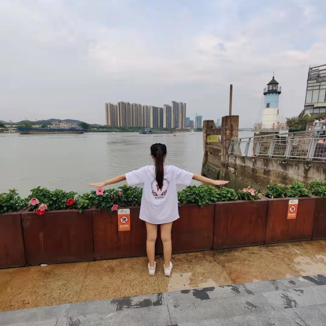 黑白灰_