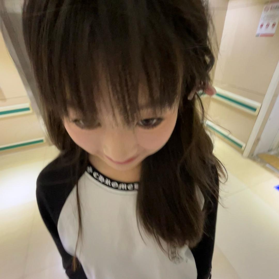 佟健.