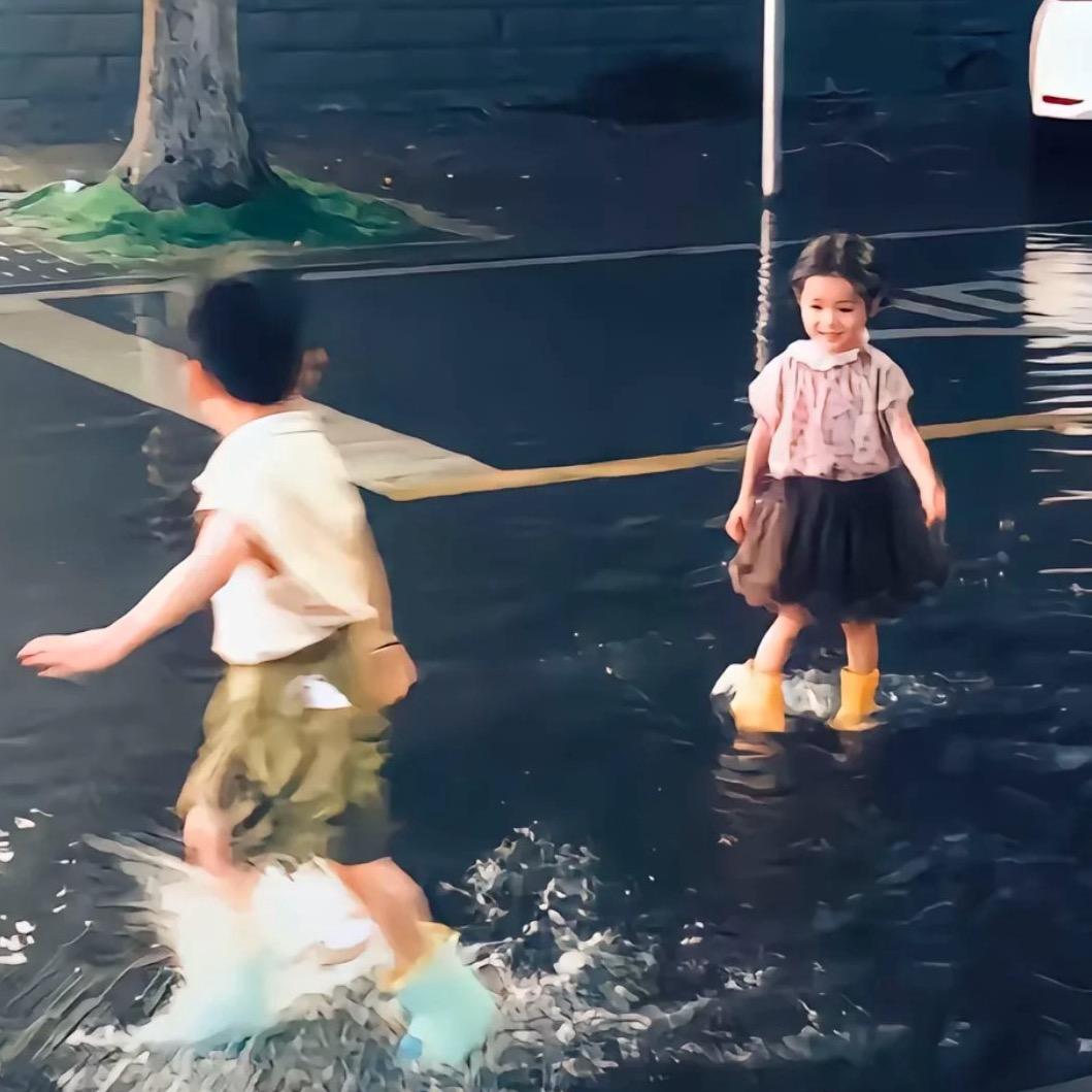 陈雪.